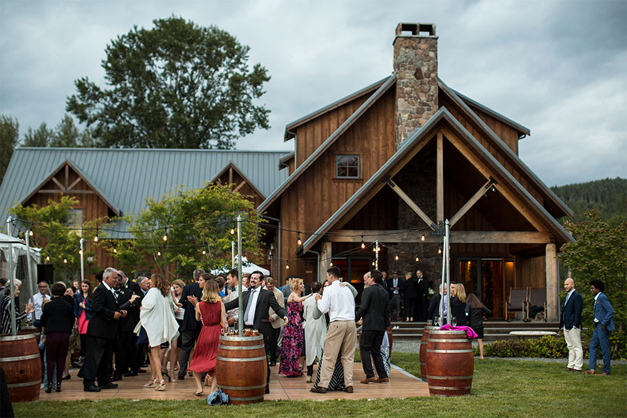 Gigi Hickman Photography Wedding at Fall City Farms